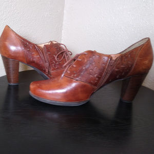 Nurture 'London' Brown Leather Lace Up Shoes Sz 10